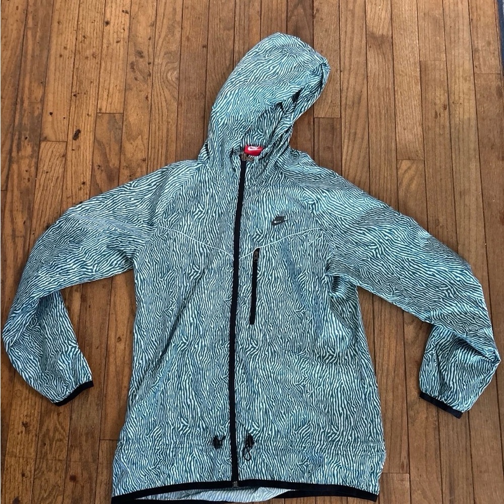 Nike Zebra-Striped Hooded Windbreaker - Teal & White